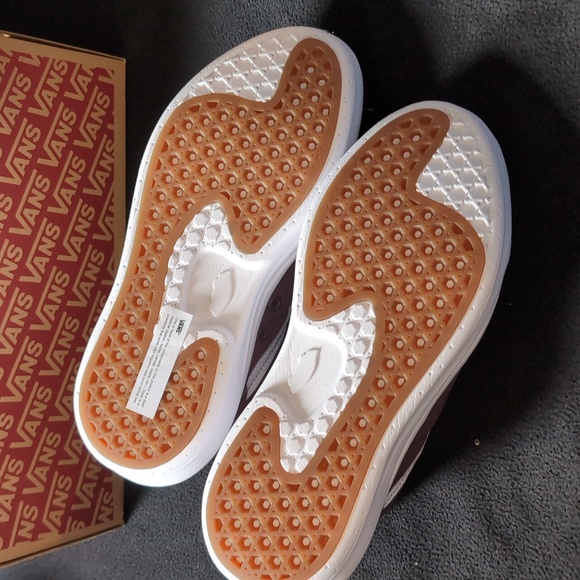 Vans Old Skool Overt - Picture 7 of 8